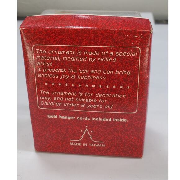 Vintage Santa's World Classic Ornament Santa Playing in Snow - Picture 4 of 4